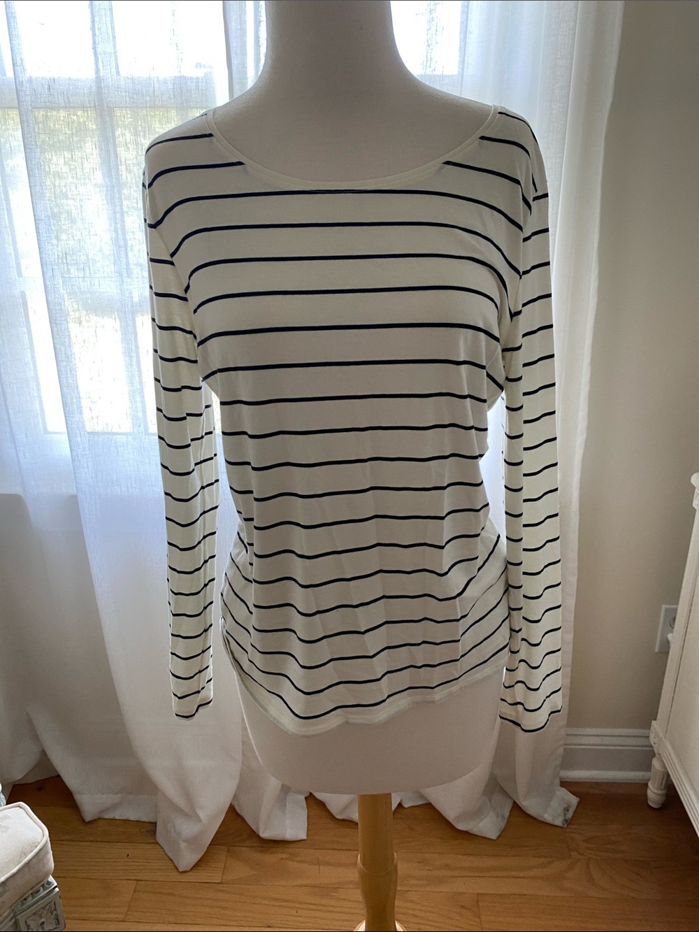 Garnet Hill White Long-Sleeve Scoop Neck Top with Black Stripes